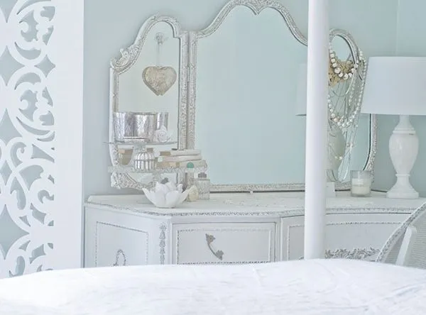 bedroom-head Bedroom Vanity table