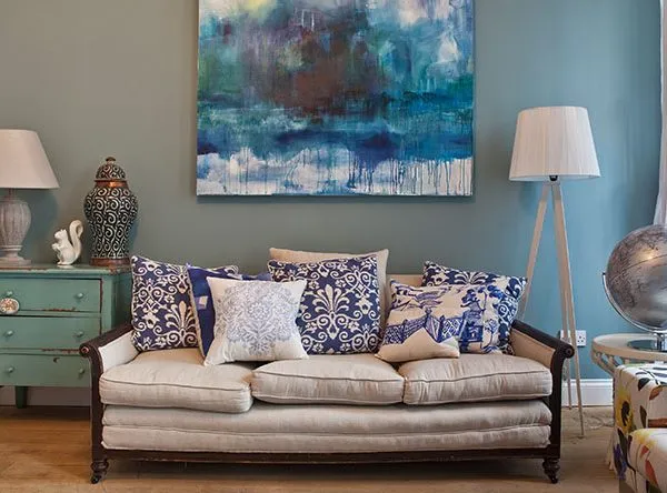 living-head Sofa and curtains